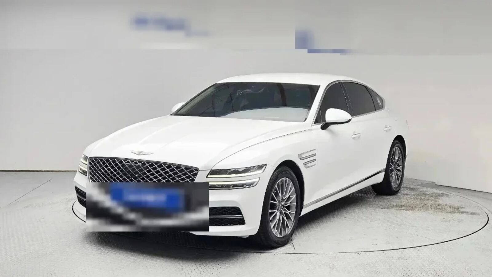 사회초년생 장기렌트 세단 차량 쇼룸 사진